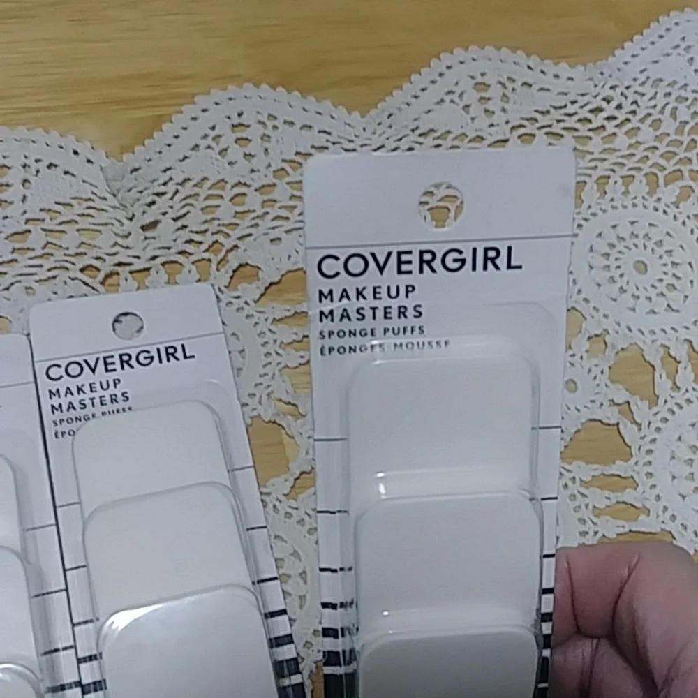 Cover Girl Sponge Puffs Make-up Applicators - 3 new pks